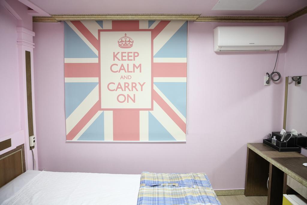 Moiri Guesthouse Йосу Экстерьер фото