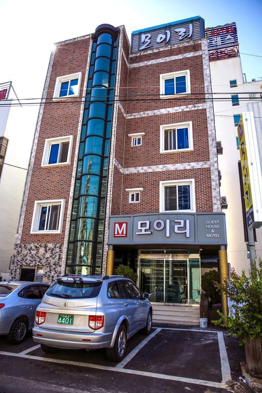 Moiri Guesthouse Йосу Экстерьер фото